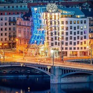 **** Hotel Dancing House - Tancici Dum Tjekkiet
